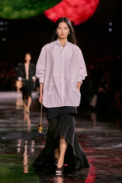 Look 13